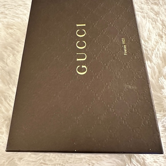 Authentic Women’s Gucci Sneakers size 38 - Picture 5 of 6